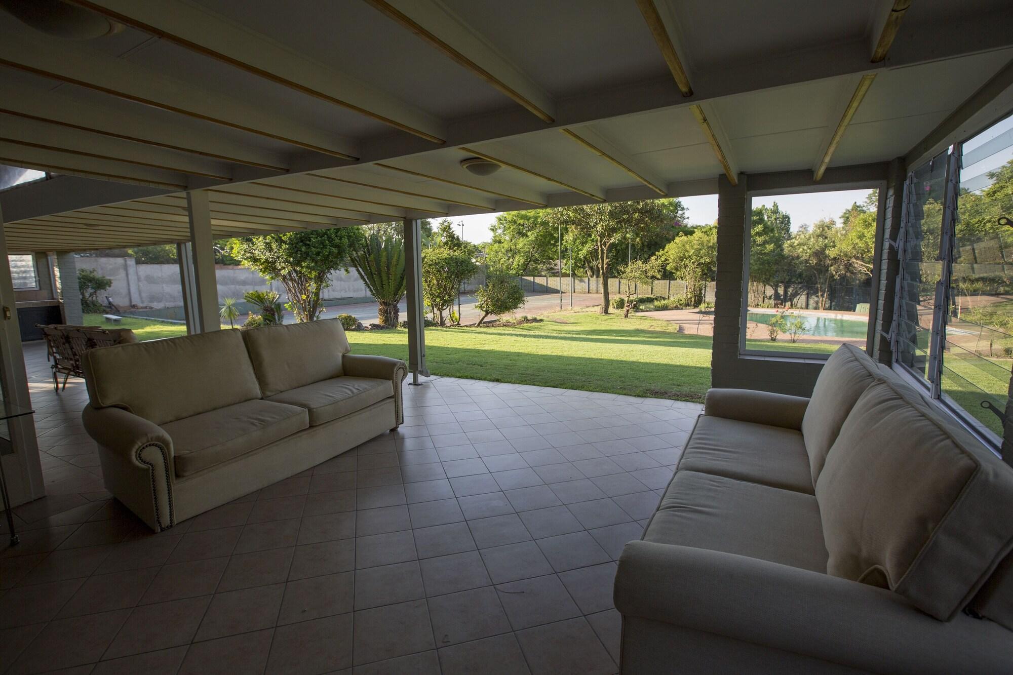 Dynasty Forest Sandown Self Catering Hotel Johannesburg Buitenkant foto